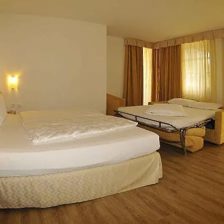 Alpen Eghel Hotel Folgaria